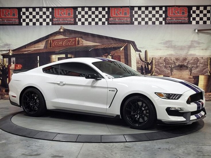 Thumbnail Photo undefined for 2016 Ford Mustang